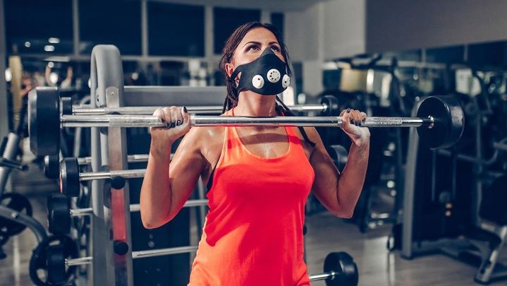 Deportista en un gimnasio / EFE