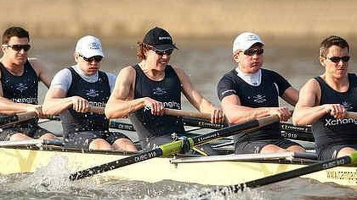 Oxford hunde a Cambridge en la legendaria regata anual en el Támesis / Telemadrid