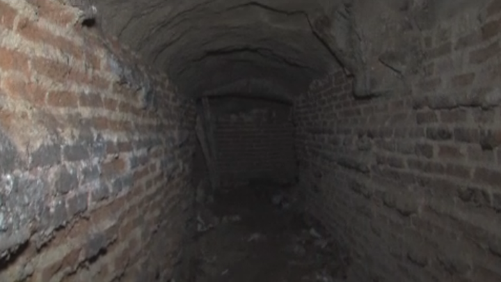 Pasadizos secretos que utilizaban reyes, políticos y autoridades para acceder al teatro desde la calle