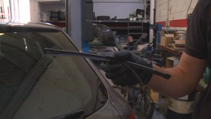 El buen estado de las escobillas es también muy importante para el mantenimiento de nuestro coche