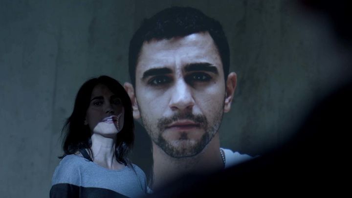 Koro informa a su equipo de la identidad de Omar / Telemadrid