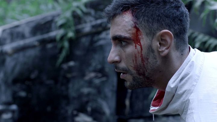 Omar, herido tras el accidente de la furgoneta, huye de los disparos de un desconocido / Telemadrid