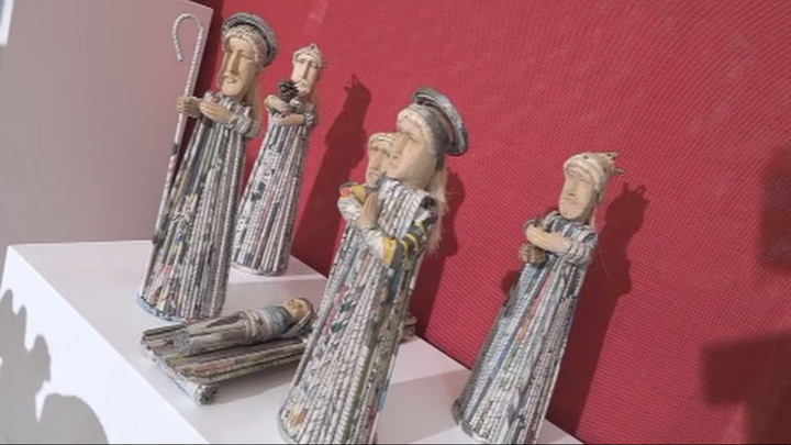 Piezas de un belén procedente de Filipinas, hechas por una cooperativa de mujeres que han sufrido maltrato