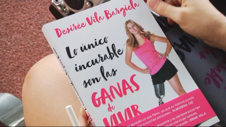 “Lo único incurable son las ganas de vivir”, es el libro que escribió Desirée después del accidente que sufrió