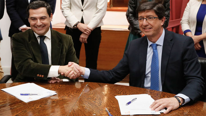 PP y Cs firman su acuerdo político para investir a Moreno a la espera del apoyo de Vox