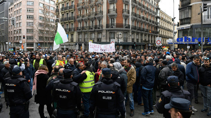 Manifestación de taxistas en la calle Génova