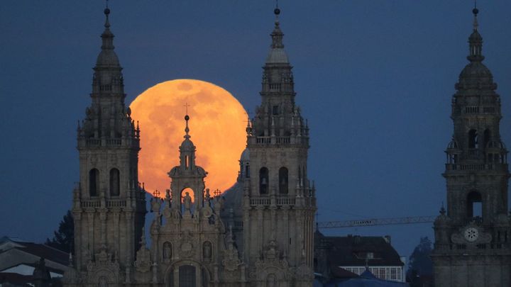 Las impresionantes imagen de la 'superluna' / Redacción