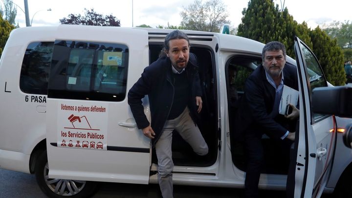 Pablo Iglesias llega en taxi a la sede de Atresmedia