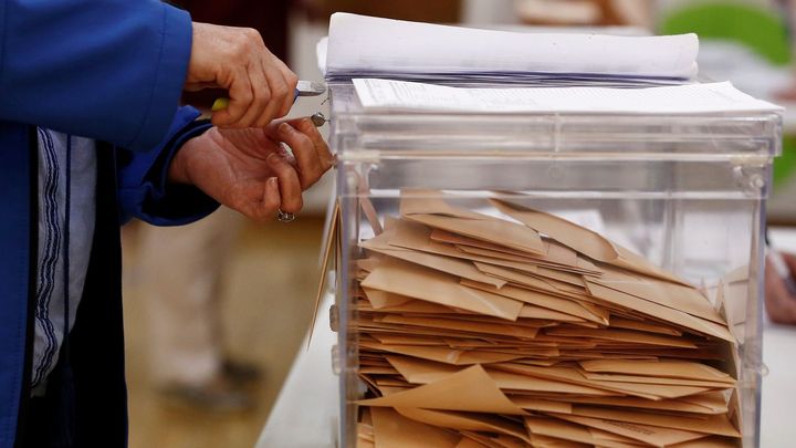 Apertura de las urnas electorales / EFE