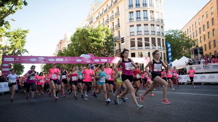 36.000 mujeres tiñen de rosa las calles de Madrid / EFE