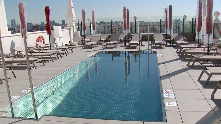 El nuevo hotel del Edificio España recupera su famosa piscina / Telemadrid