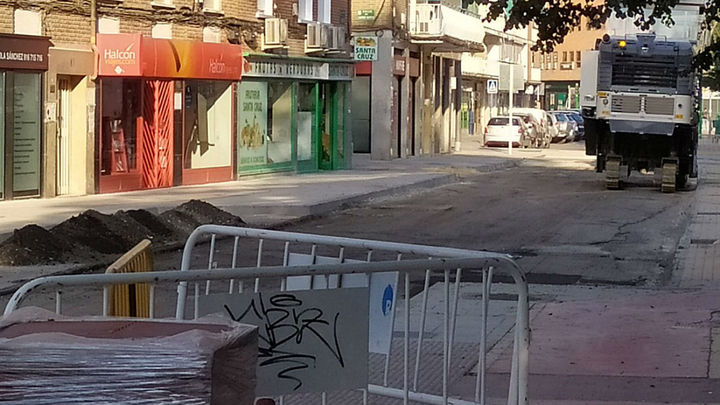 Asfaltado de una calle en Coslada