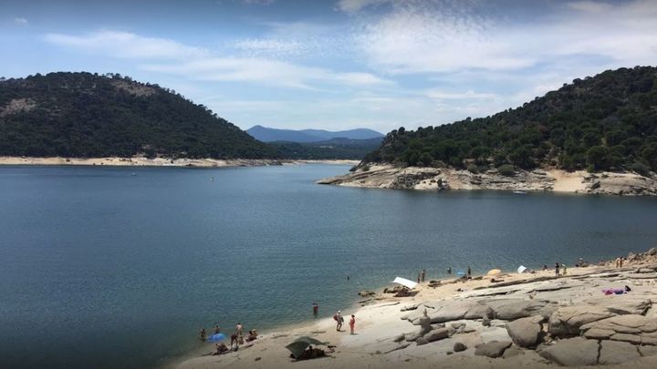 Cala nudista en Playa de San Juan