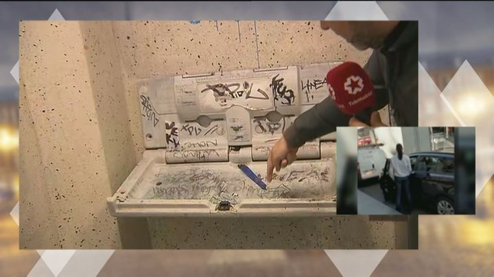 Estado del urinario público de la Plaza Dos de Mayo