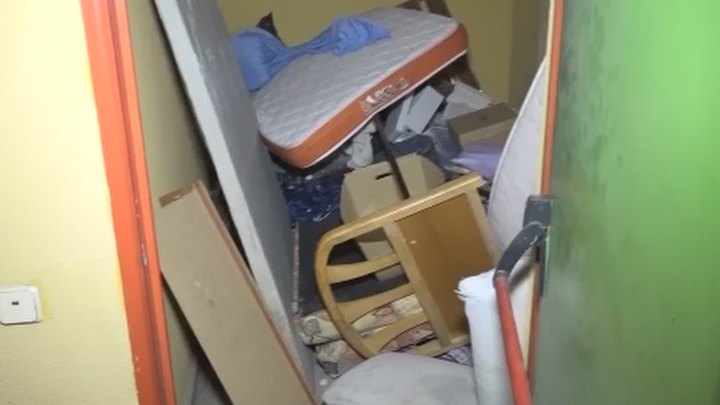 Además de la conflictividad en el bloque, los vecinos denuncian la suciedad acumulada