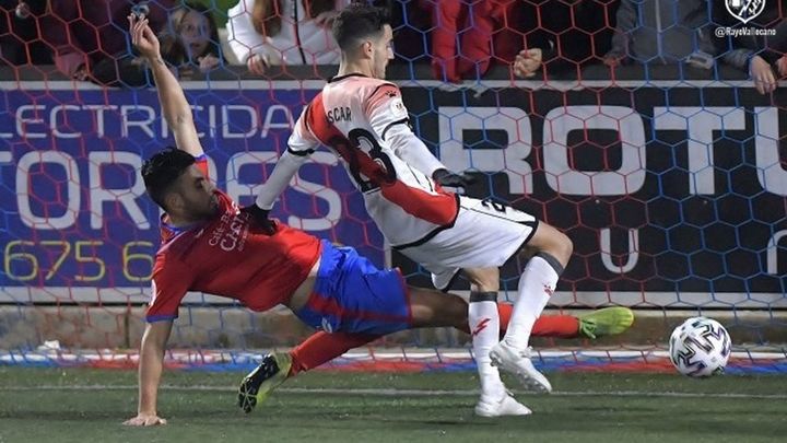 Óscar Valentín anota el único tanto del partido