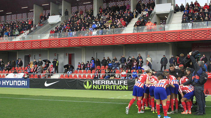 El Atleti sigue la estela del líder, el FC Barcelona / @AtletiFemenino