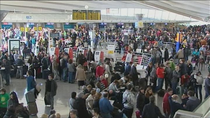 Viajeros en el aeropuerto
