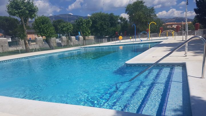Piscina municipal de Soto del Real / @aytosotodelreal