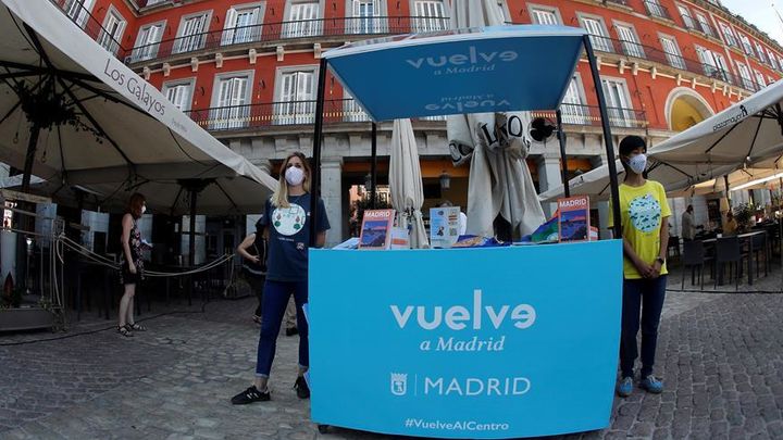 Stand en la Plaza Mayor para promocionar el turismo en Madrid capital / EFE