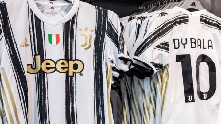 Equipación del Juventus / Adidas