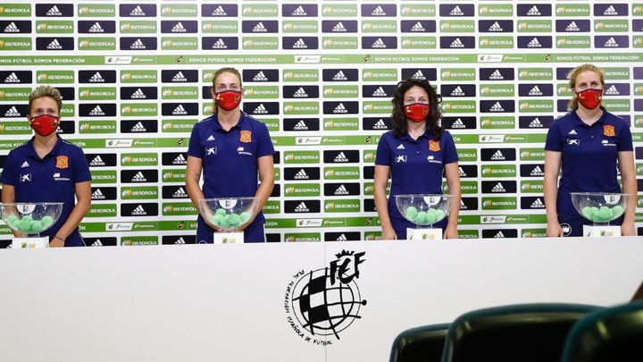 Sorteo del calendario de la liga femenina de fútbol / @RFEF