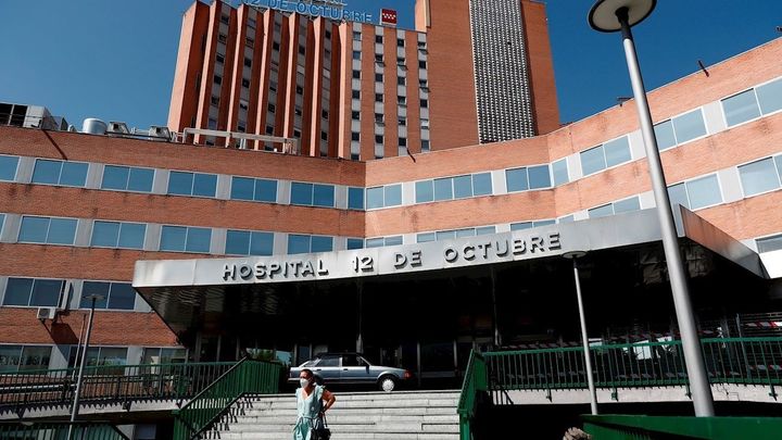 Entrada principal del Hospital 12 de Octubre de Madrid / Telemadrid.es