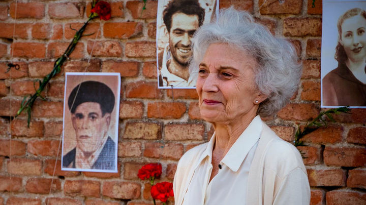 La actriz Marisa Paredes durante el rodaje de 'Las cartas perdidas' / @MitadYMitadProd