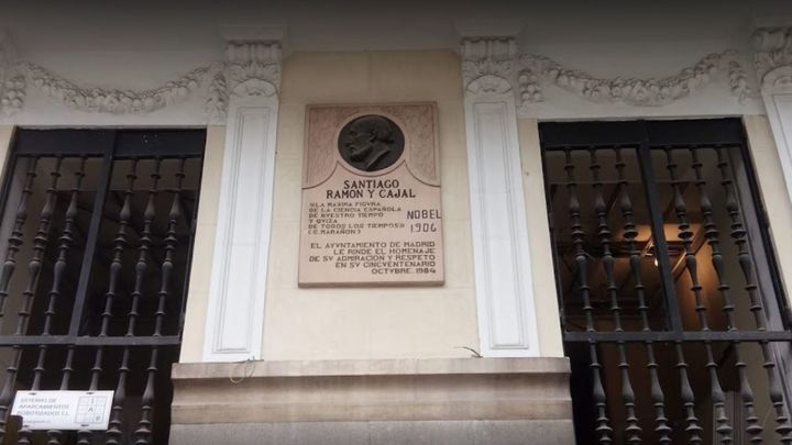 Placa en la vivienda de Ramón y Cajal / REDACCIÓN