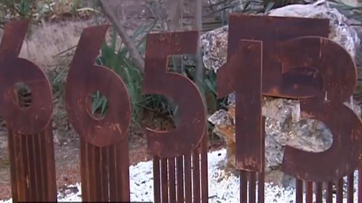 Monumento dedicado al Premio Gordo de la Lotería de Navidad en Brea de Tajo / Telemadrid.es
