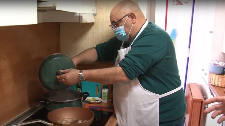 Muchos hombres han tenido que aprender a cocinar tras perder a sus mujeres / AYTO LEGANÉS
