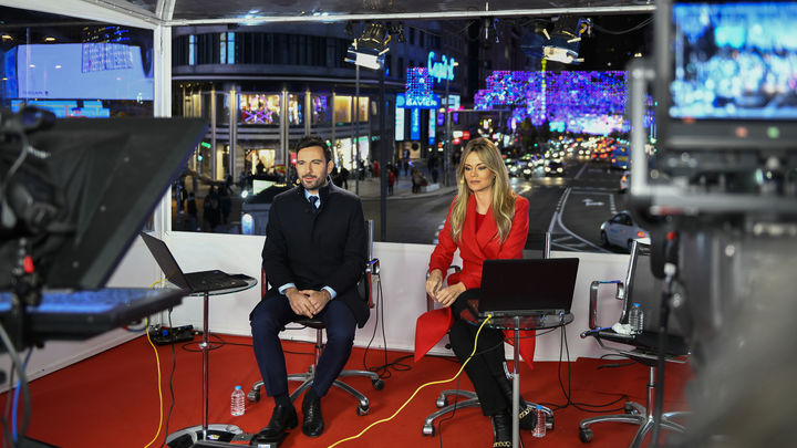 Manu Pérez y Rocío Delgado ('Telenoticias 2'). / Comunicación Telemadrid