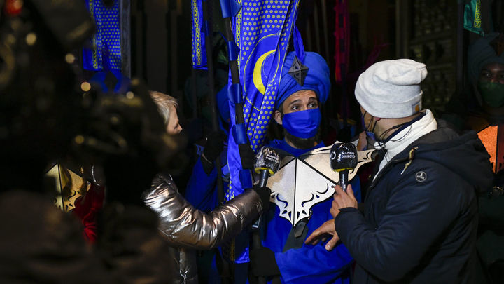 Inmaculada Galván y Emilio Pineda ('Madrid Directo'). / Comunicación Telemadrid