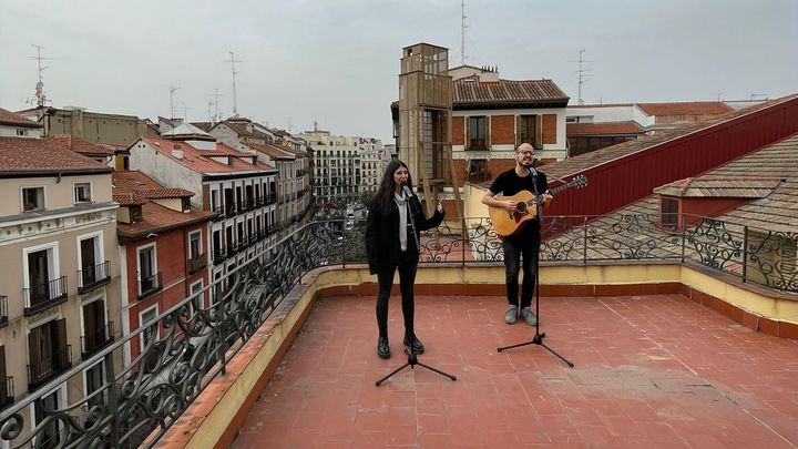 Bely Basarte, en la azotea del Teatro Pavón. / Comunicación Telemadrid