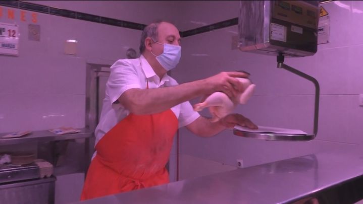 Luís, comerciante de la Galería comercial de San Nicasio / Madrid Directo