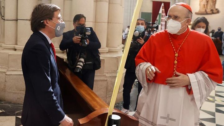 El alcalde de Madrid, José Luis Martínez-Almeida conversa con el arzobispo de Madrid, cardenal Carlos Osoro / EFE