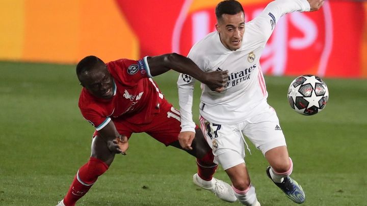 Lucas Vázquez ante el Liverpool / EFE