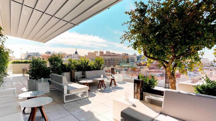 Ginko Sky Bar / Ginko Sky Bar