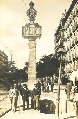 El tótem de la estación de Cuatro Caminos / METRO DE MADRID