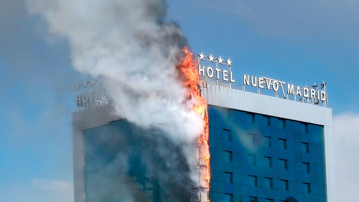 Incendio en el  hotel Nuevo Madrid, junto a la M-30 / Telemadrid