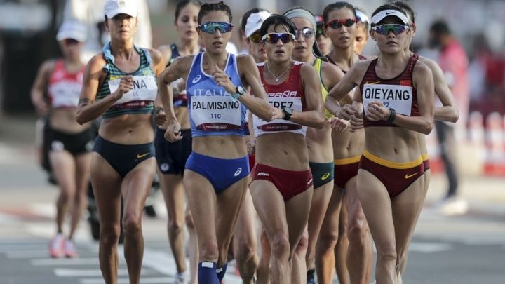 María Pérez, en el centro / RFEA