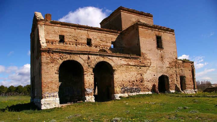 Ruinas de la Iglesia de San Pedro , Polvoranca / PABLO CABEZOS