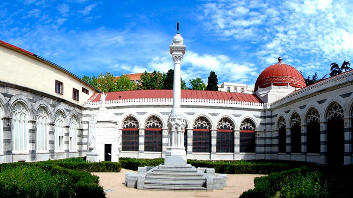 Panteón de hombres ilustres / Santiago López Pastor