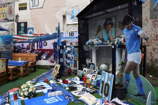 Homenaje a Maradona en Nápoles / EFE