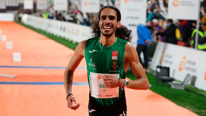 El atleta Mohamed Katir a su llegada a la meta de la Carrera de San Silvestre Vallecana Internacional 2021 / EUROPA PRESS