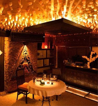 Interior del restaurante más pequeño de Madrid / THAIEMOTION