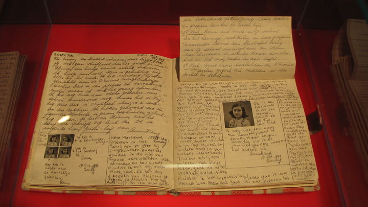 Las páginas 92 y 93 del diario original de Ana Frank / WIKIPEDIA
