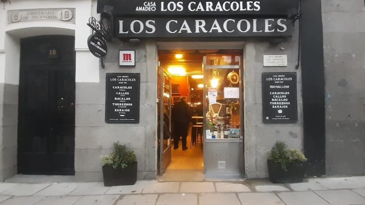 Casa Amadeo Los Caracoles, taberna y meca de quienes acuden a El Rastro a tomar el aperitivo / CASA AMADEO LOS CARACOLES