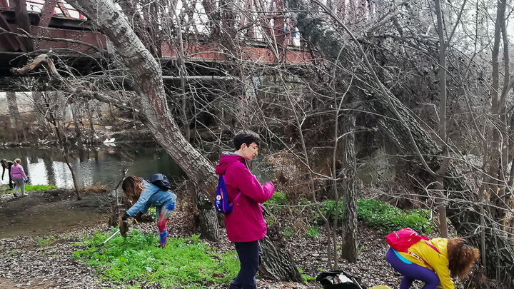 Voluntarios limpian el río Henares / AYUNTAMIENTO DE TORREJÓN DE ARDOZ