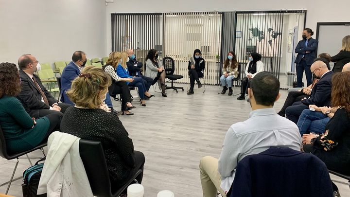 Encuentro de la ministra y responsables educativos con alumnos y profesores del IES Julio Verne de Leganés / AYTO LEGANÉS